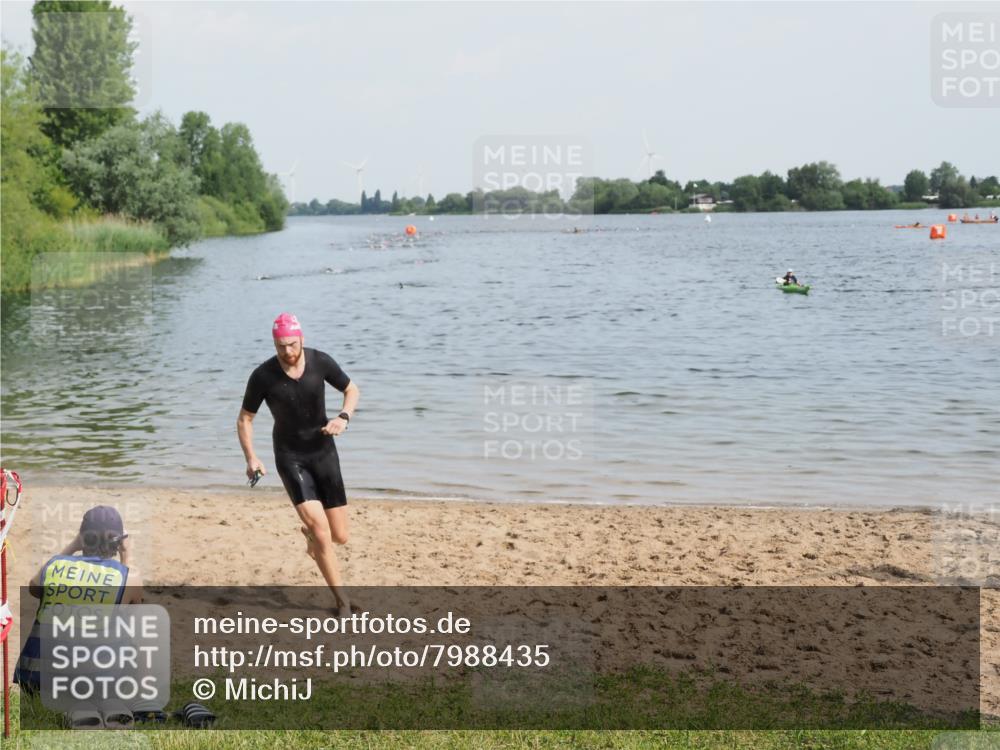 21.06.2025 - 27. Vierlanden-Triathlon MichiJ http://msf.ph/oto/7988435 15.06.2026 09:52:00 Schwimmen 282, 288, 292 meine-sportfotos.de