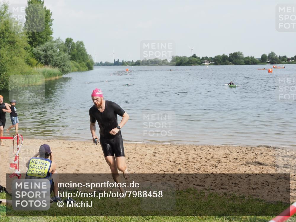 21.06.2025 - 27. Vierlanden-Triathlon MichiJ http://msf.ph/oto/7988458 15.06.2026 09:52:00 Schwimmen 282, 288, 292 meine-sportfotos.de