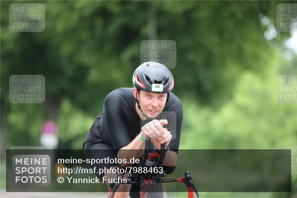 15.06.2025 - 7 Türme Triathlon Yannick Fuchs http://msf.ph/oto/7988463 15.06.2025 11:44:59 Radfahren 202, 242, 255 meine-sportfotos.de