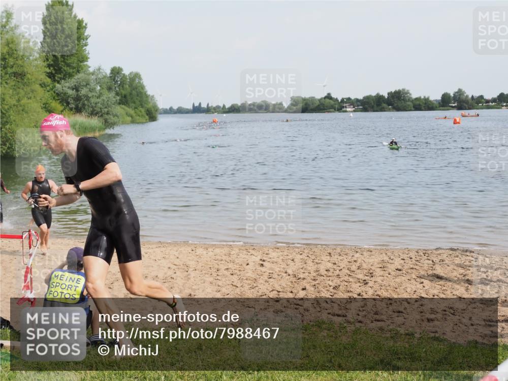 21.06.2025 - 27. Vierlanden-Triathlon MichiJ http://msf.ph/oto/7988467 15.06.2026 09:52:01 Schwimmen 282, 288, 292 meine-sportfotos.de