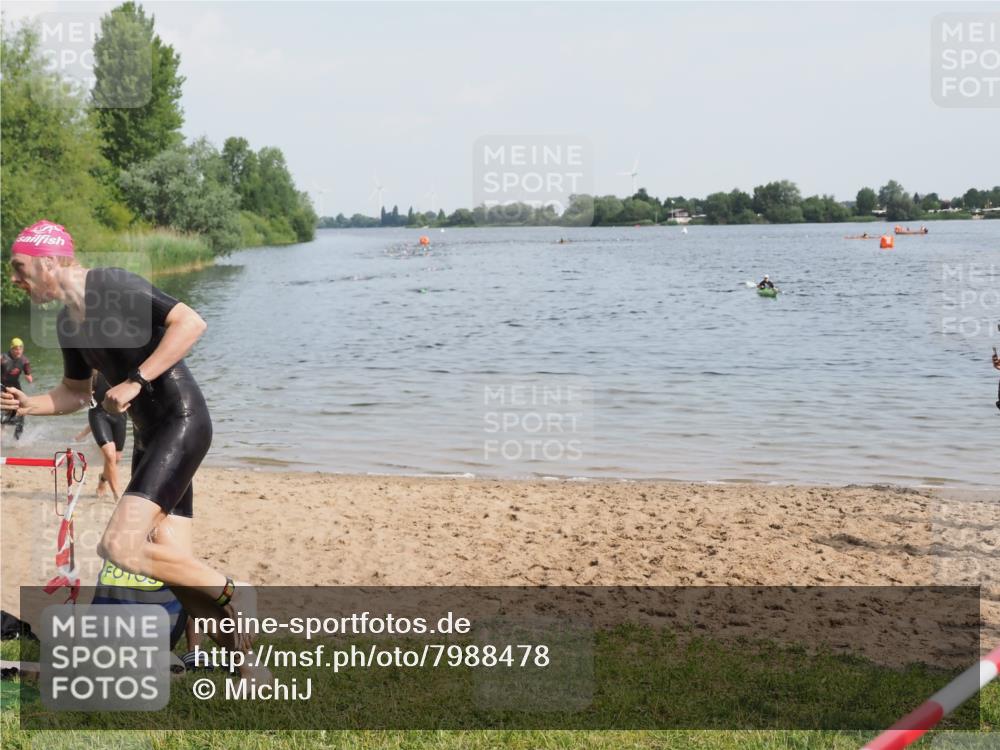 21.06.2025 - 27. Vierlanden-Triathlon MichiJ http://msf.ph/oto/7988478 15.06.2026 09:52:01 Schwimmen 282, 288, 292 meine-sportfotos.de