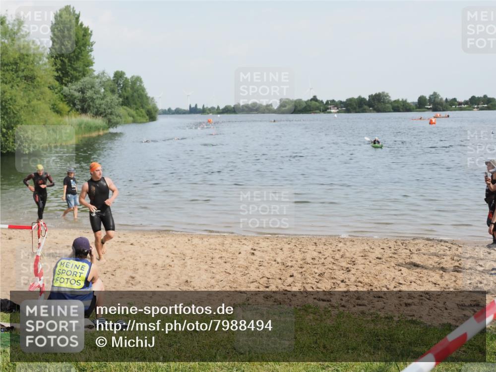 21.06.2025 - 27. Vierlanden-Triathlon MichiJ http://msf.ph/oto/7988494 15.06.2026 09:52:02 Schwimmen 282, 288, 292 meine-sportfotos.de
