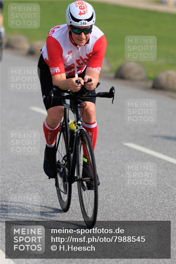 15.06.2025 - 27. Vierlanden-Triathlon H.Heesch http://msf.ph/oto/7988545 15.06.2025 09:25:27 Radfahren 13, 77, 99, 122, 127, 132, 148 meine-sportfotos.de