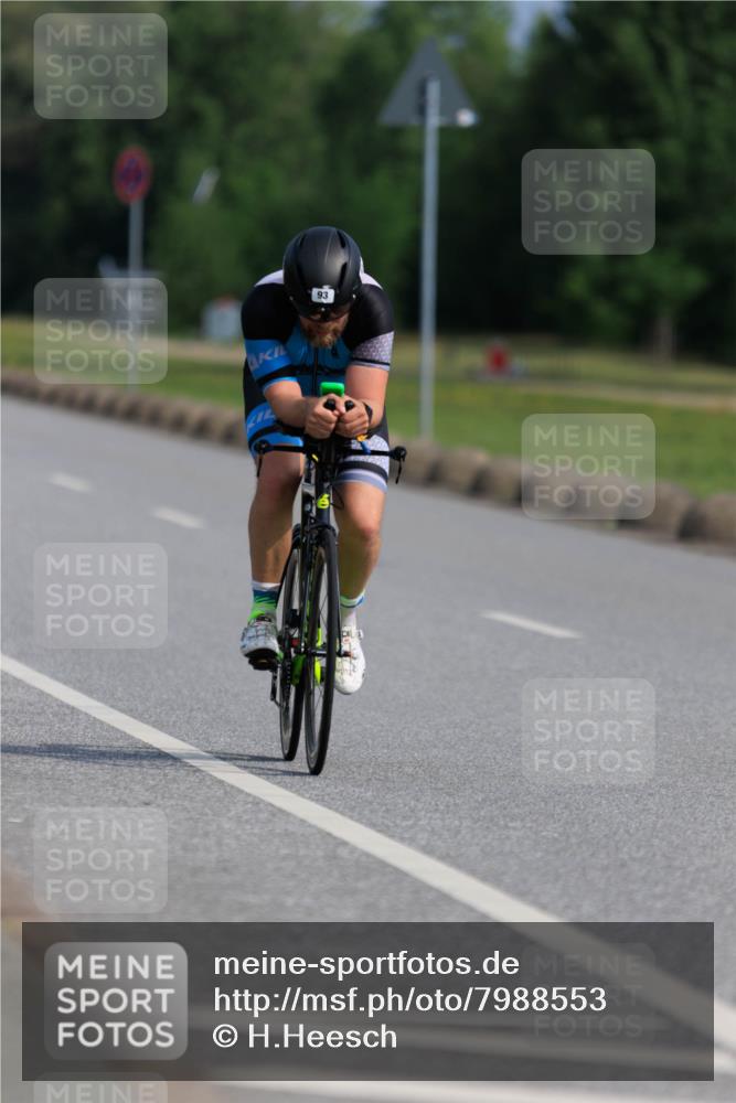 15.06.2025 - 27. Vierlanden-Triathlon H.Heesch http://msf.ph/oto/7988553 15.06.2025 09:25:44 Radfahren 18, 93, 100, 106, 215 meine-sportfotos.de
