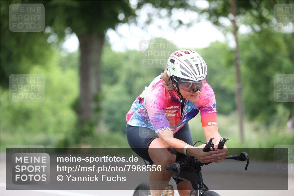 15.06.2025 - 7 Türme Triathlon Yannick Fuchs http://msf.ph/oto/7988556 15.06.2025 11:45:02 Radfahren 202, 242, 255 meine-sportfotos.de
