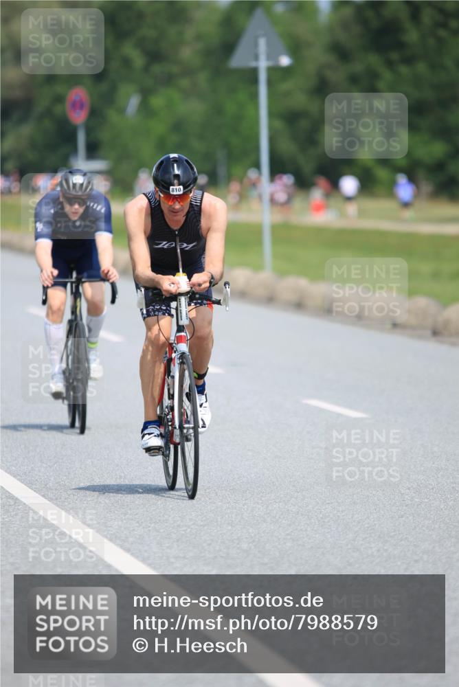 21.06.2025 - 27. Vierlanden-Triathlon H.Heesch http://msf.ph/oto/7988579 15.06.2025 11:43:17 Radfahren 637, 741, 747, 810 meine-sportfotos.de