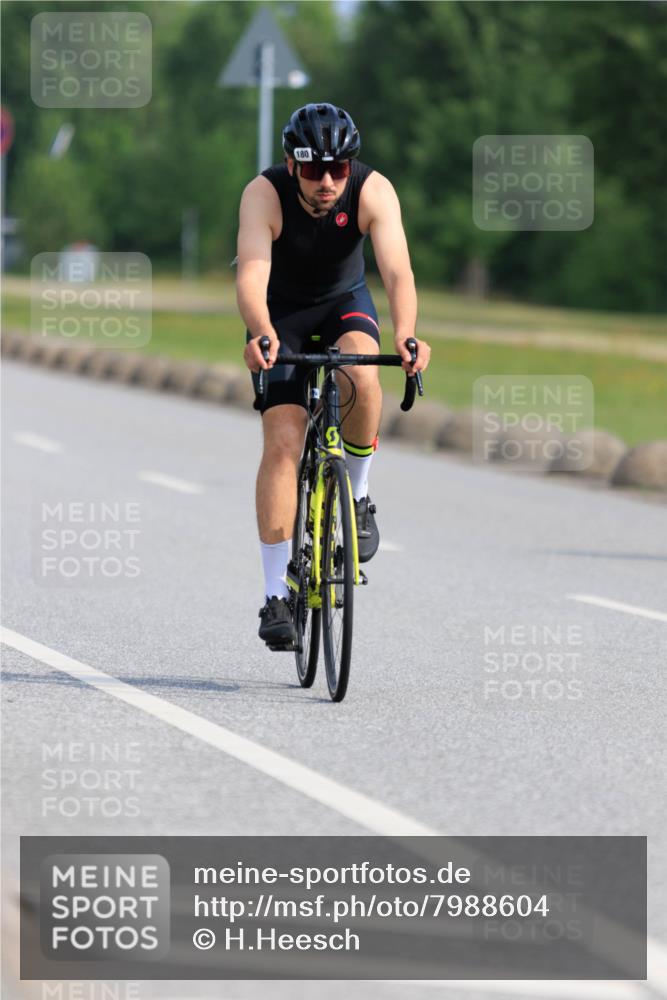 15.06.2025 - 27. Vierlanden-Triathlon H.Heesch http://msf.ph/oto/7988604 15.06.2025 09:26:14 Radfahren 29, 72, 142, 180, 191, 194 meine-sportfotos.de