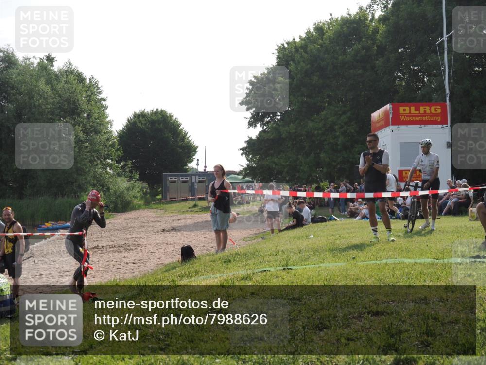 15.06.2025 - 27. Vierlanden-Triathlon KatJ http://msf.ph/oto/7988626 15.06.2025 09:06:13 Schwimmen 216 meine-sportfotos.de
