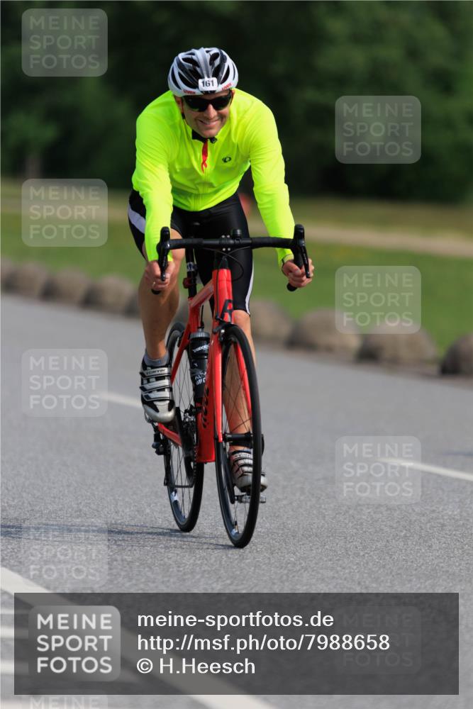 15.06.2025 - 27. Vierlanden-Triathlon H.Heesch http://msf.ph/oto/7988658 15.06.2025 09:26:42 Radfahren 47, 152, 161 meine-sportfotos.de