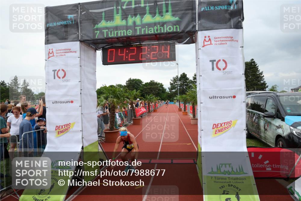 15.06.2025 - 7 Türme Triathlon Michael Strokosch http://msf.ph/oto/7988677 15.06.2025 14:22:24 Ziel 718, 903 meine-sportfotos.de