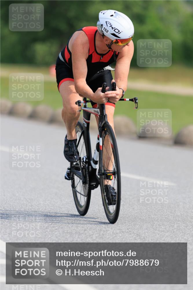 15.06.2025 - 27. Vierlanden-Triathlon H.Heesch http://msf.ph/oto/7988679 15.06.2025 09:26:48 Radfahren 111, 152 meine-sportfotos.de