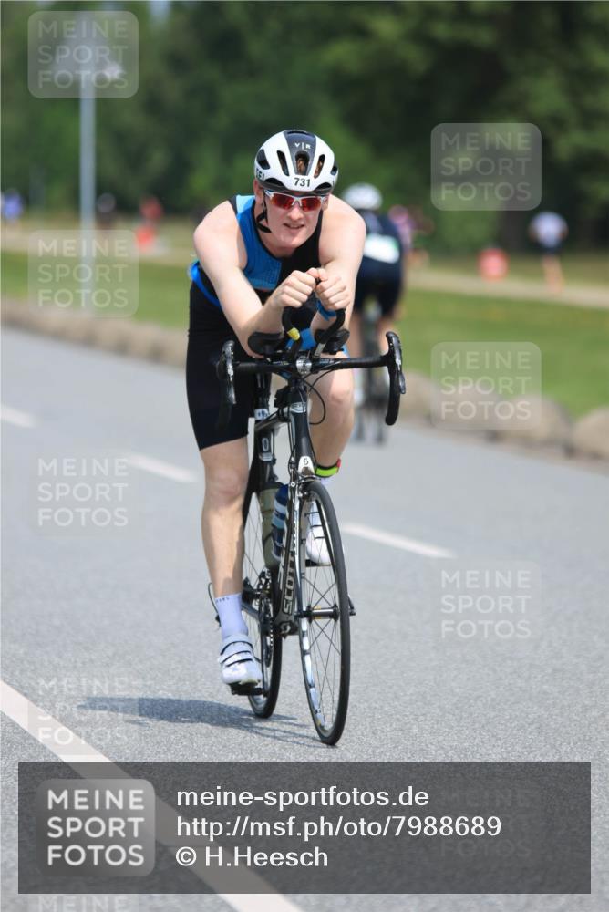 21.06.2025 - 27. Vierlanden-Triathlon H.Heesch http://msf.ph/oto/7988689 15.06.2025 11:43:37 Radfahren 210, 714, 731, 738, 855 meine-sportfotos.de