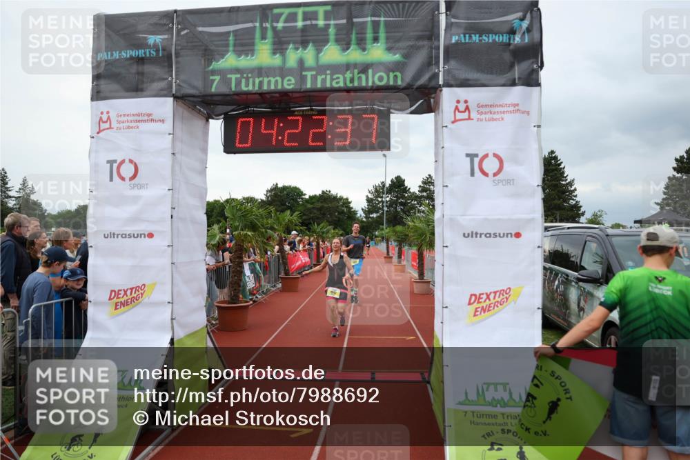 15.06.2025 - 7 Türme Triathlon Michael Strokosch http://msf.ph/oto/7988692 15.06.2025 14:22:36 Ziel 1000, 1042 meine-sportfotos.de