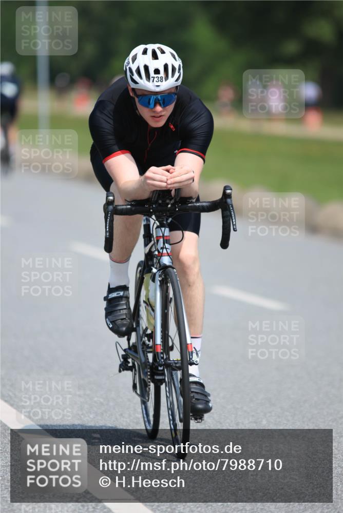 21.06.2025 - 27. Vierlanden-Triathlon H.Heesch http://msf.ph/oto/7988710 15.06.2025 11:43:39 Radfahren 58, 210, 714, 731, 738 meine-sportfotos.de
