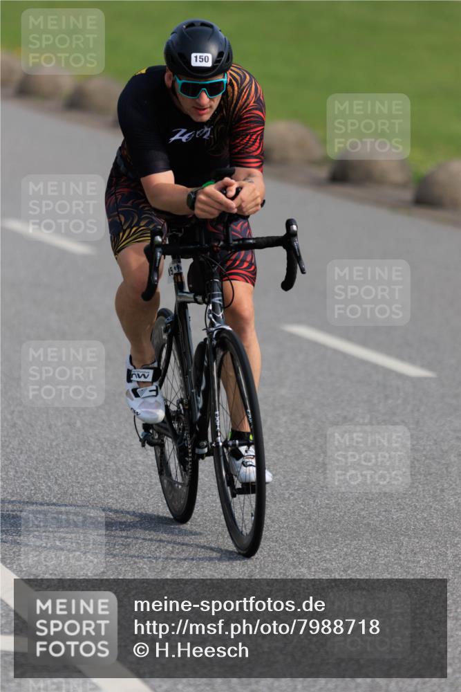 15.06.2025 - 27. Vierlanden-Triathlon H.Heesch http://msf.ph/oto/7988718 15.06.2025 09:27:30 Radfahren 130, 147, 150 meine-sportfotos.de