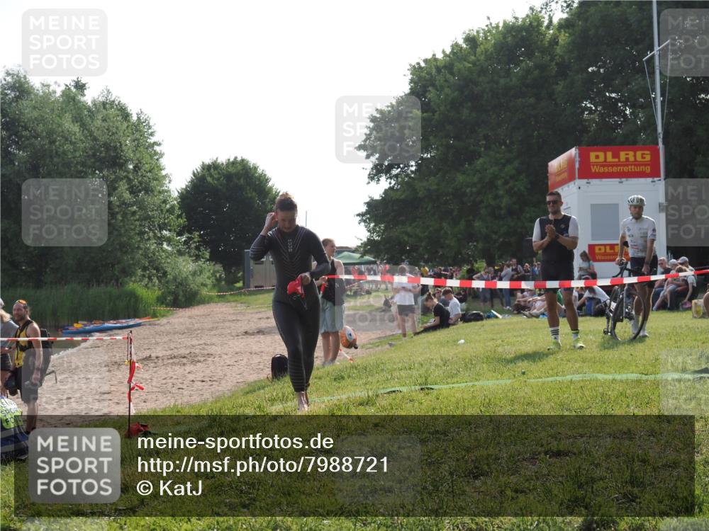 15.06.2025 - 27. Vierlanden-Triathlon KatJ http://msf.ph/oto/7988721 15.06.2025 09:06:15 Schwimmen 216 meine-sportfotos.de