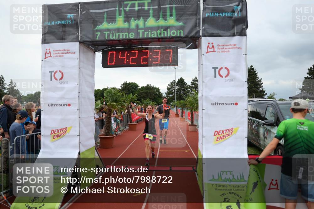 15.06.2025 - 7 Türme Triathlon Michael Strokosch http://msf.ph/oto/7988722 15.06.2025 14:22:37 Ziel 1000, 1042 meine-sportfotos.de