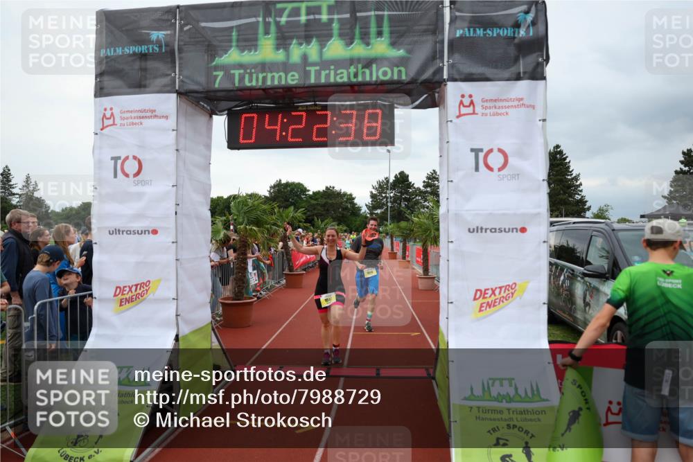 15.06.2025 - 7 Türme Triathlon Michael Strokosch http://msf.ph/oto/7988729 15.06.2025 14:22:37 Ziel 1000, 1042 meine-sportfotos.de