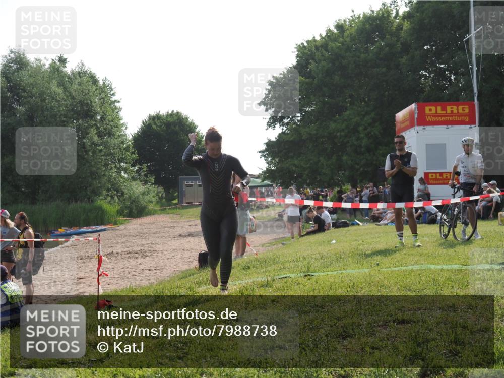 15.06.2025 - 27. Vierlanden-Triathlon KatJ http://msf.ph/oto/7988738 15.06.2025 09:06:15 Schwimmen 216 meine-sportfotos.de
