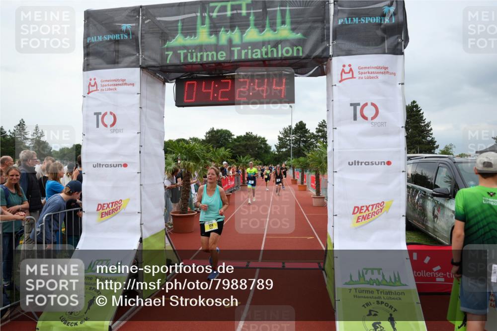 15.06.2025 - 7 Türme Triathlon Michael Strokosch http://msf.ph/oto/7988789 15.06.2025 14:22:44 Ziel 423, 497, 724, 1000, 1042 meine-sportfotos.de
