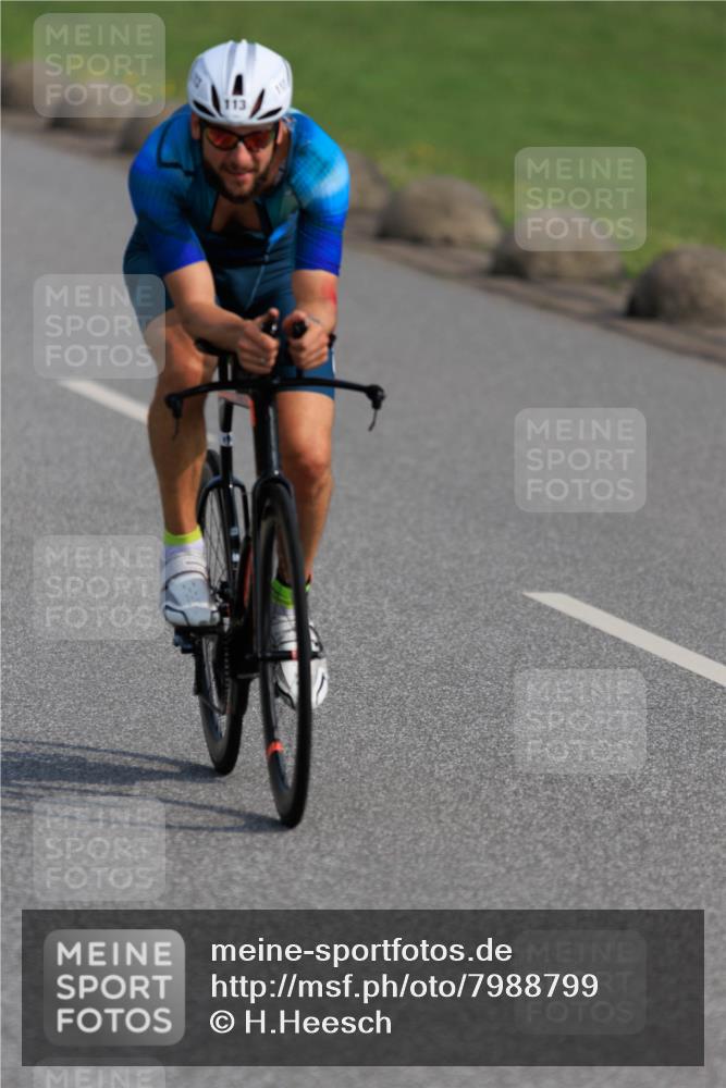 15.06.2025 - 27. Vierlanden-Triathlon H.Heesch http://msf.ph/oto/7988799 15.06.2025 09:28:28 Radfahren 113, 154 meine-sportfotos.de