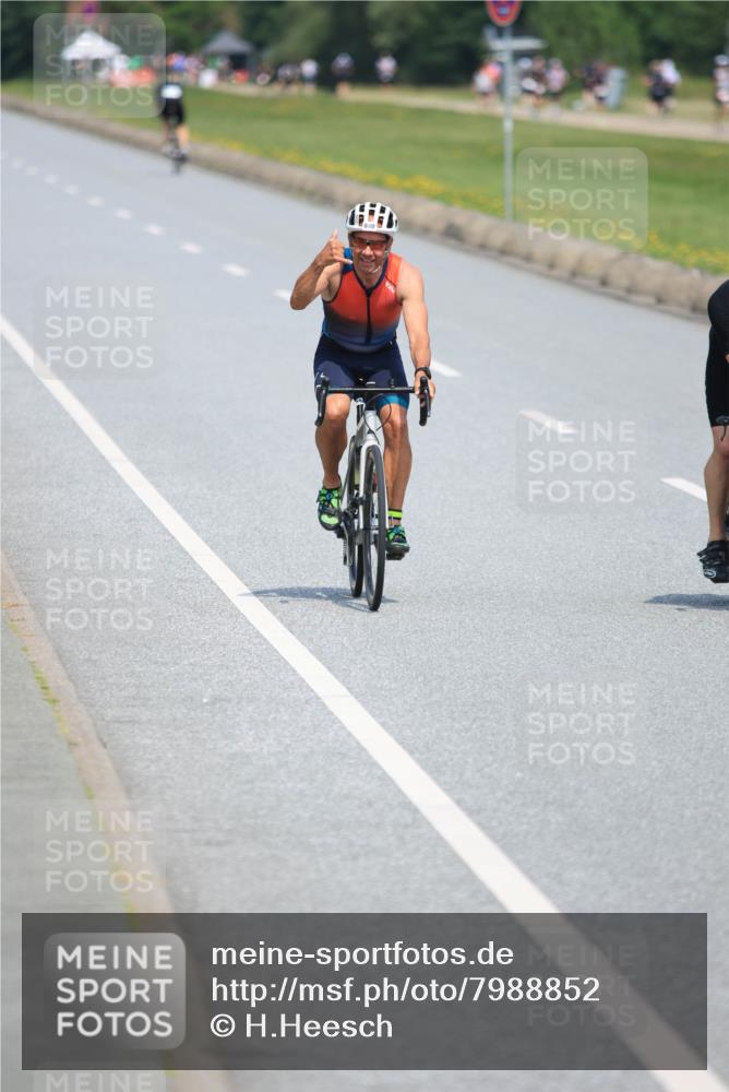 21.06.2025 - 27. Vierlanden-Triathlon H.Heesch http://msf.ph/oto/7988852 15.06.2025 11:45:05 Radfahren 636, 641, 643, 644, 667, 782, 840 meine-sportfotos.de