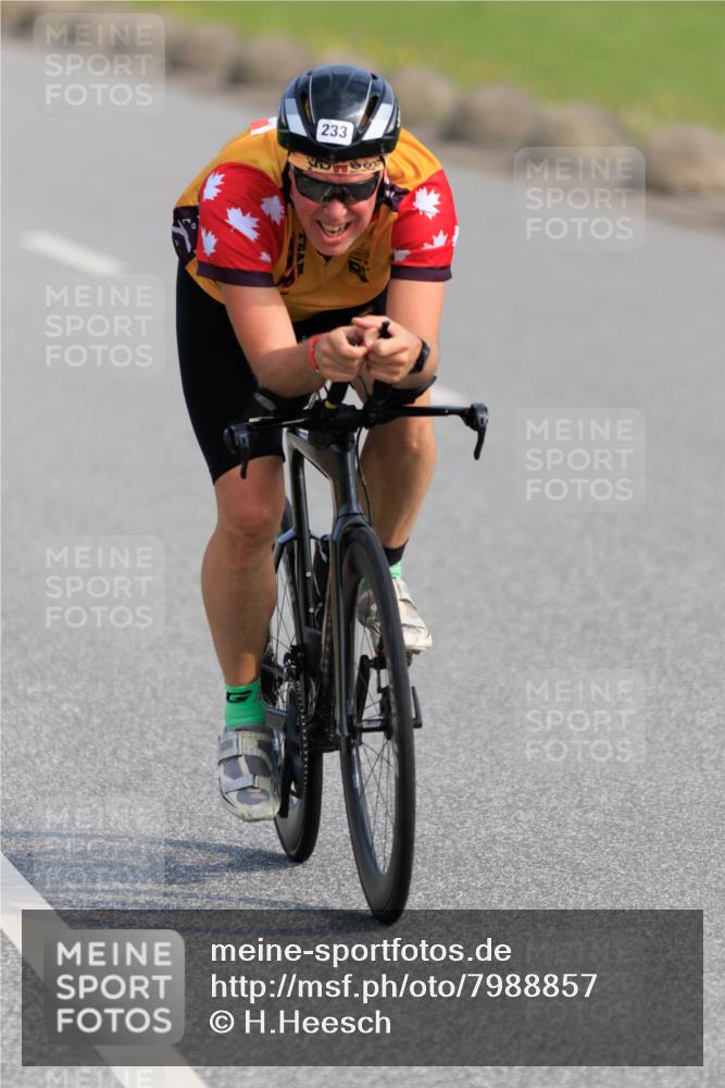 15.06.2025 - 27. Vierlanden-Triathlon H.Heesch http://msf.ph/oto/7988857 15.06.2025 09:28:54 Radfahren 172, 183, 233 meine-sportfotos.de