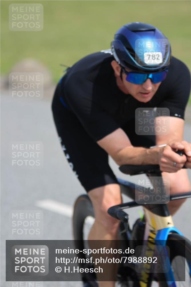 21.06.2025 - 27. Vierlanden-Triathlon H.Heesch http://msf.ph/oto/7988892 15.06.2025 11:45:07 Radfahren 636, 641, 667, 782, 840 meine-sportfotos.de