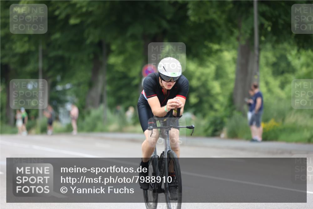15.06.2025 - 7 Türme Triathlon Yannick Fuchs http://msf.ph/oto/7988910 15.06.2025 11:46:03 Radfahren 208, 241, 273 meine-sportfotos.de