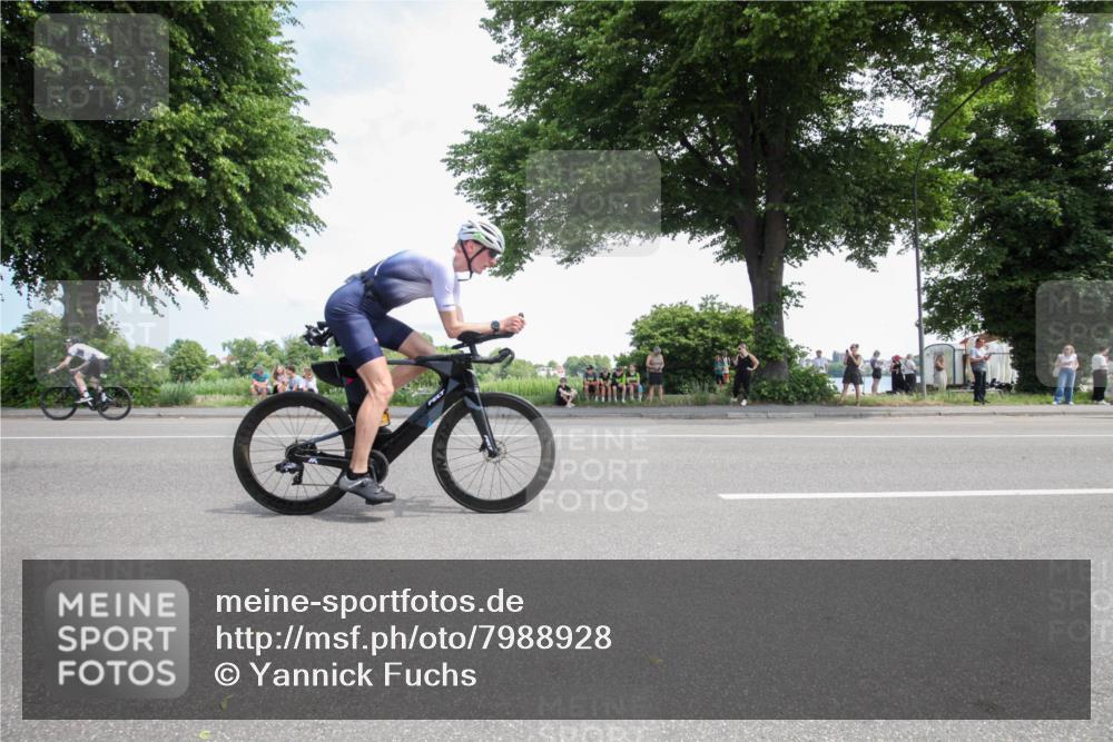 15.06.2025 - 7 Türme Triathlon Yannick Fuchs http://msf.ph/oto/7988928 15.06.2025 12:58:52 Radfahren 327, 527, 665, 681, 701, 1182 meine-sportfotos.de