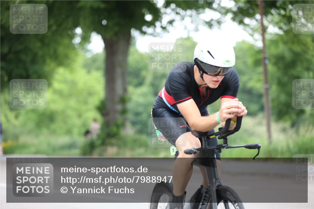 15.06.2025 - 7 Türme Triathlon Yannick Fuchs http://msf.ph/oto/7988947 15.06.2025 11:46:04 Radfahren 208, 273 meine-sportfotos.de