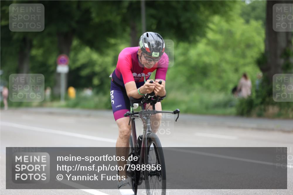 15.06.2025 - 7 Türme Triathlon Yannick Fuchs http://msf.ph/oto/7988956 15.06.2025 11:46:05 Radfahren 208, 273 meine-sportfotos.de