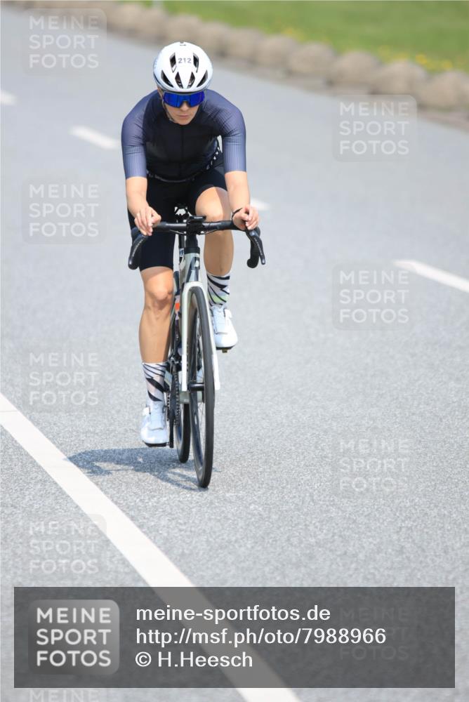 21.06.2025 - 27. Vierlanden-Triathlon H.Heesch http://msf.ph/oto/7988966 15.06.2025 11:45:27 Radfahren 212, 723, 728, 797, 841 meine-sportfotos.de