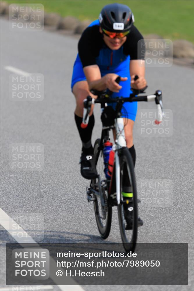 15.06.2025 - 27. Vierlanden-Triathlon H.Heesch http://msf.ph/oto/7989050 15.06.2025 09:30:15 Radfahren 32, 144 meine-sportfotos.de