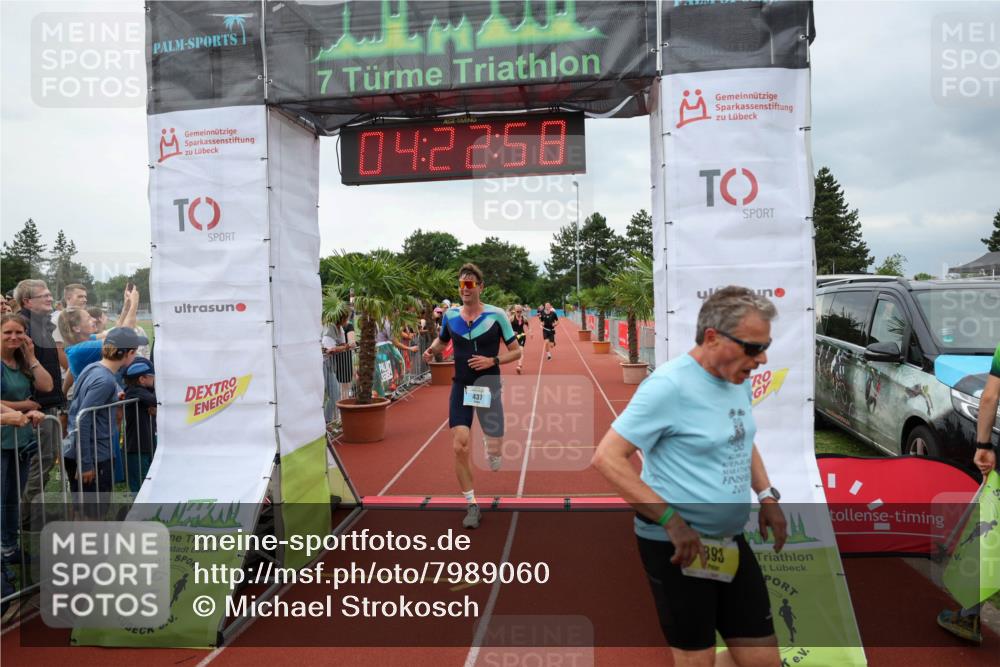 15.06.2025 - 7 Türme Triathlon Michael Strokosch http://msf.ph/oto/7989060 15.06.2025 14:22:58 Ziel 373, 437, 510, 820, 893, 946, 958 meine-sportfotos.de
