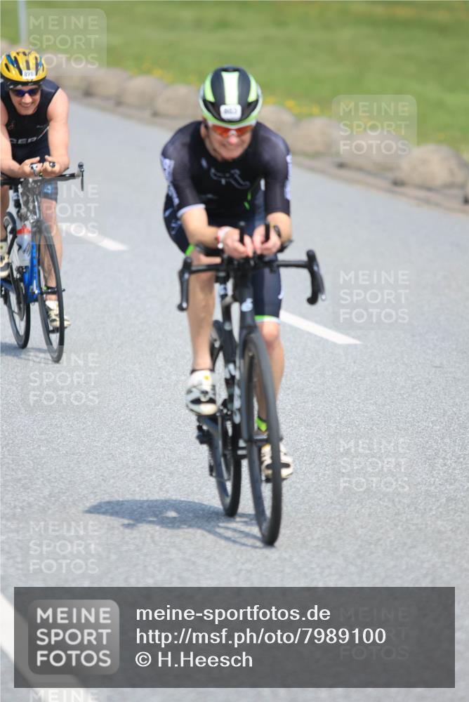 21.06.2025 - 27. Vierlanden-Triathlon H.Heesch http://msf.ph/oto/7989100 15.06.2025 11:46:08 Radfahren 215, 663, 743, 803, 886 meine-sportfotos.de