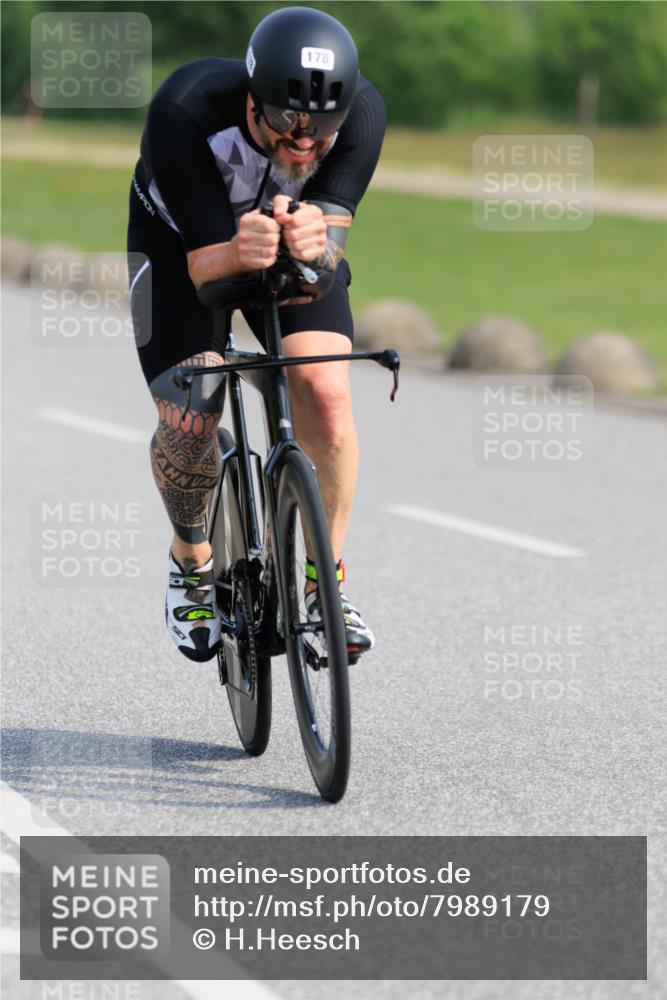 15.06.2025 - 27. Vierlanden-Triathlon H.Heesch http://msf.ph/oto/7989179 15.06.2025 09:31:58 Radfahren 18, 38, 93, 178, 185, 193 meine-sportfotos.de