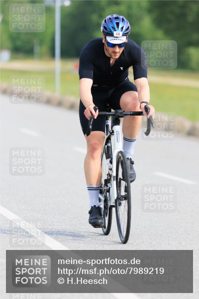 15.06.2025 - 27. Vierlanden-Triathlon H.Heesch http://msf.ph/oto/7989219 15.06.2025 09:32:23 Radfahren 68, 142, 169 meine-sportfotos.de