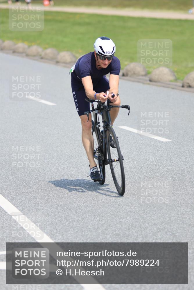 21.06.2025 - 27. Vierlanden-Triathlon H.Heesch http://msf.ph/oto/7989224 15.06.2025 11:46:27 Radfahren 640, 694, 805 meine-sportfotos.de