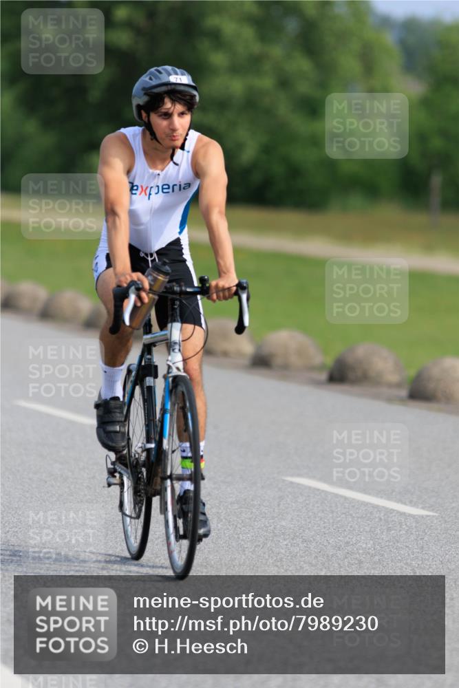 15.06.2025 - 27. Vierlanden-Triathlon H.Heesch http://msf.ph/oto/7989230 15.06.2025 09:32:47 Radfahren 71, 72, 81, 84, 180, 232 meine-sportfotos.de