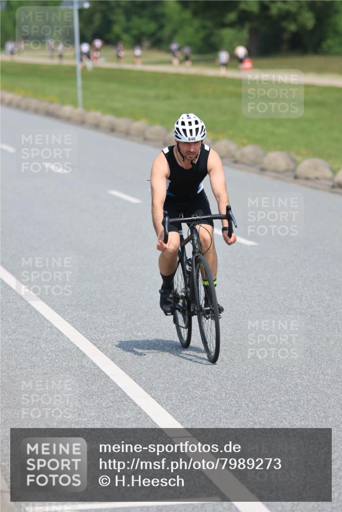 21.06.2025 - 27. Vierlanden-Triathlon H.Heesch http://msf.ph/oto/7989273 15.06.2025 11:46:28 Radfahren 640, 694, 805 meine-sportfotos.de