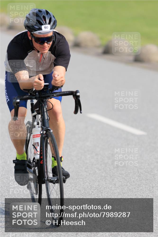15.06.2025 - 27. Vierlanden-Triathlon H.Heesch http://msf.ph/oto/7989287 15.06.2025 09:33:44 Radfahren 90, 97, 150 meine-sportfotos.de