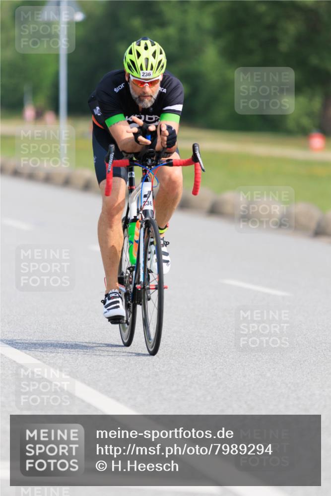 15.06.2025 - 27. Vierlanden-Triathlon H.Heesch http://msf.ph/oto/7989294 15.06.2025 09:34:06 Radfahren 236 meine-sportfotos.de