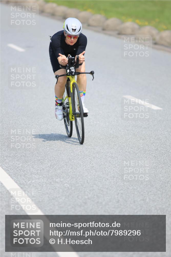 21.06.2025 - 27. Vierlanden-Triathlon H.Heesch http://msf.ph/oto/7989296 15.06.2025 11:46:44 Radfahren 222, 678, 778 meine-sportfotos.de