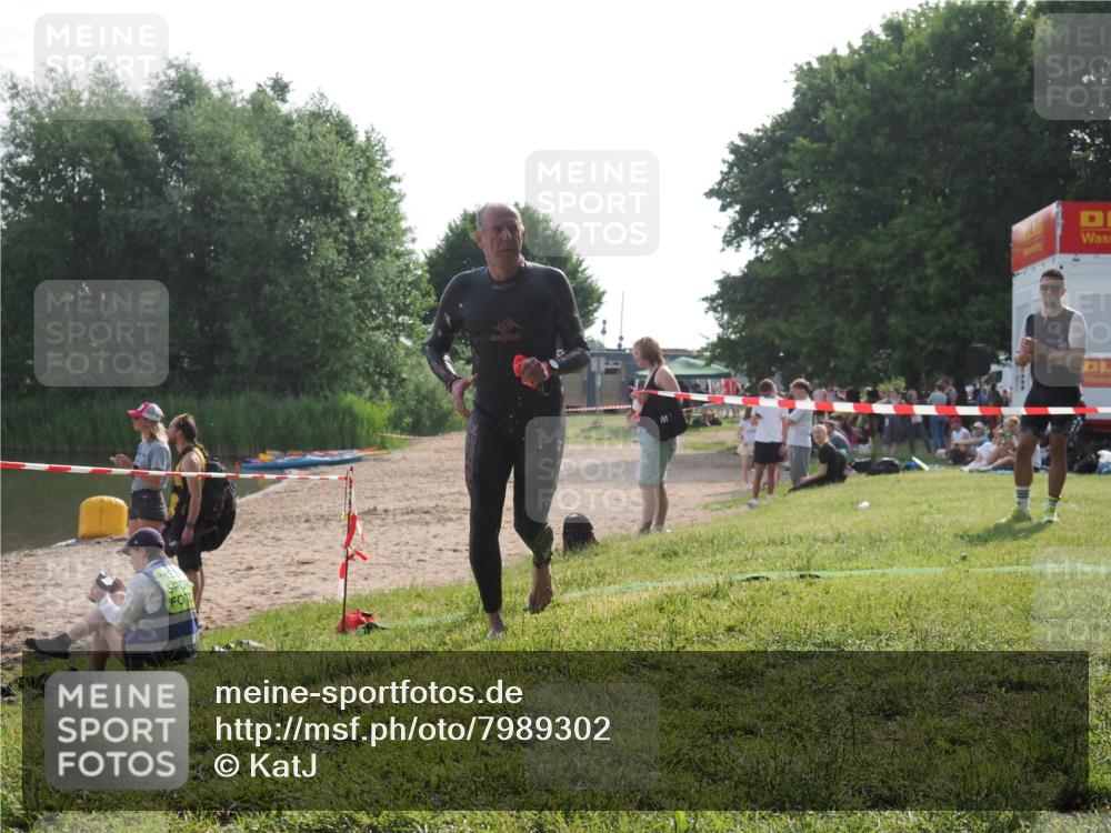15.06.2025 - 27. Vierlanden-Triathlon KatJ http://msf.ph/oto/7989302 15.06.2025 09:07:13 Schwimmen 231 meine-sportfotos.de