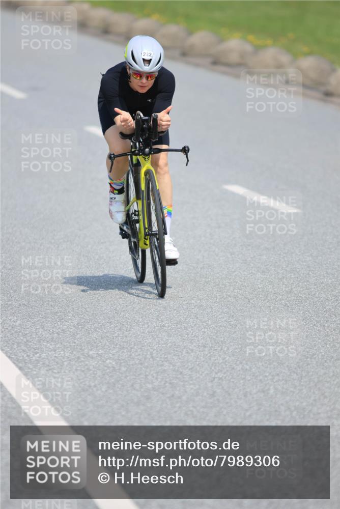21.06.2025 - 27. Vierlanden-Triathlon H.Heesch http://msf.ph/oto/7989306 15.06.2025 11:46:44 Radfahren 222, 678, 778 meine-sportfotos.de