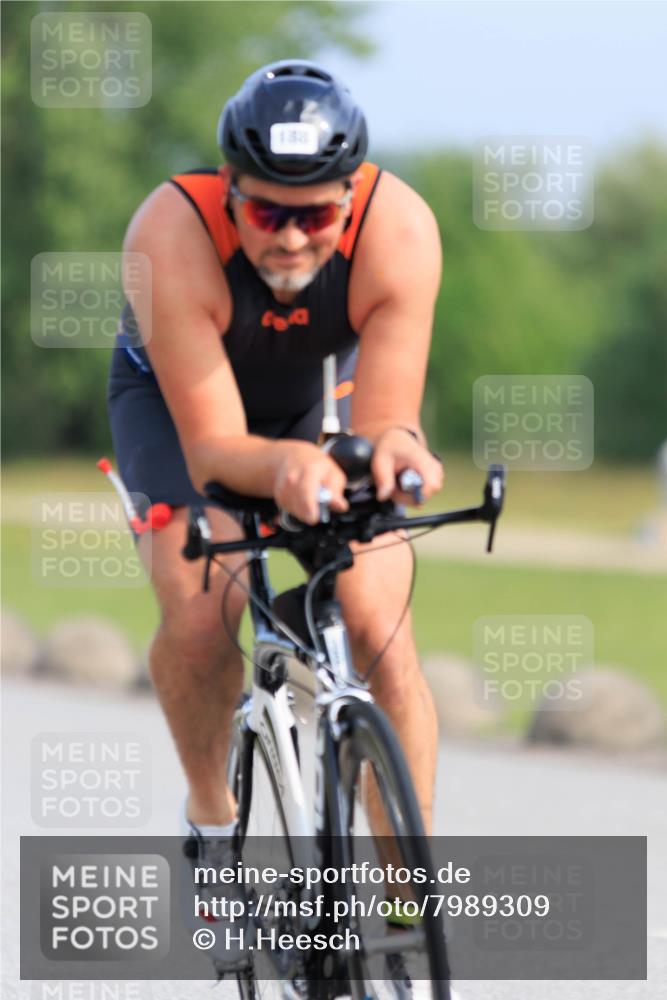 15.06.2025 - 27. Vierlanden-Triathlon H.Heesch http://msf.ph/oto/7989309 15.06.2025 09:34:23 Radfahren 87, 188 meine-sportfotos.de