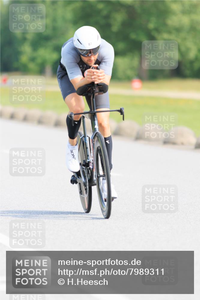 15.06.2025 - 27. Vierlanden-Triathlon H.Heesch http://msf.ph/oto/7989311 15.06.2025 09:34:25 Radfahren 87, 188 meine-sportfotos.de