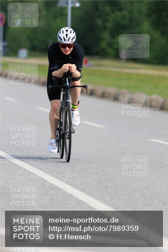 15.06.2025 - 27. Vierlanden-Triathlon H.Heesch http://msf.ph/oto/7989359 15.06.2025 09:36:38 Radfahren 10, 144 meine-sportfotos.de