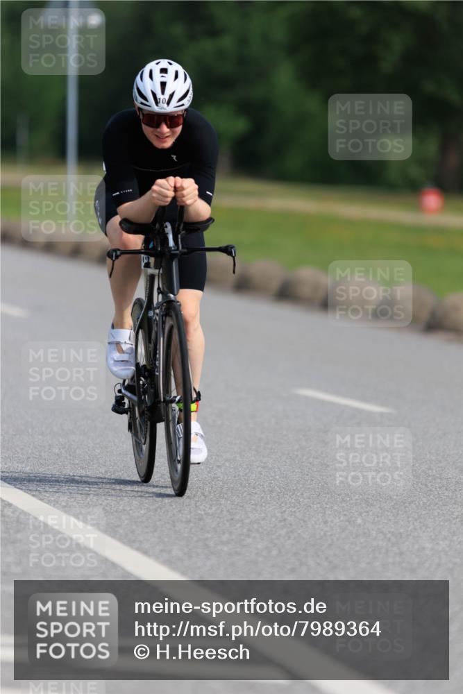 15.06.2025 - 27. Vierlanden-Triathlon H.Heesch http://msf.ph/oto/7989364 15.06.2025 09:36:38 Radfahren 10, 144 meine-sportfotos.de